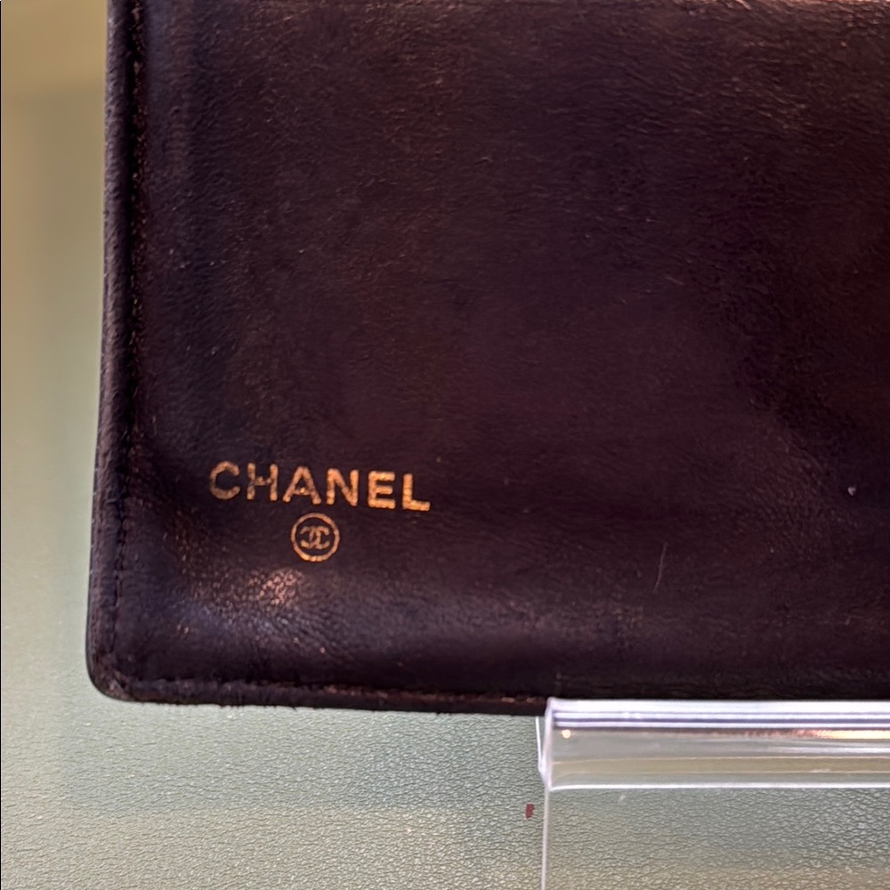 Chanel Black Card Holder Luxurious Accessory - Picture 4 of 10